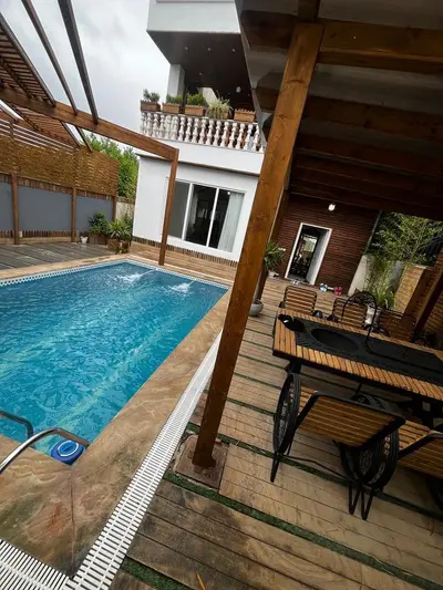 ویلا سه خوابه جنگلی تریپلکس استخردار آبگرم لیلی