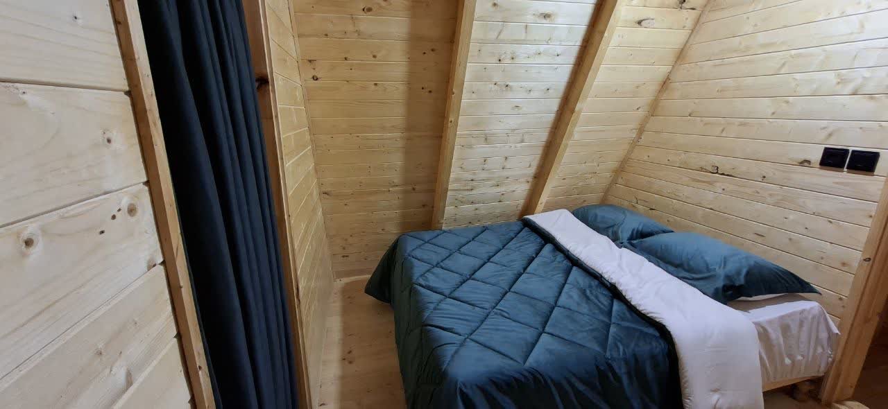 کلبه دوخوابه جکوزی دار ماه تو