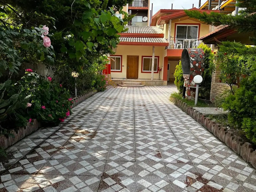 ویلا سه خوابه ساحلی رایا - حیاط