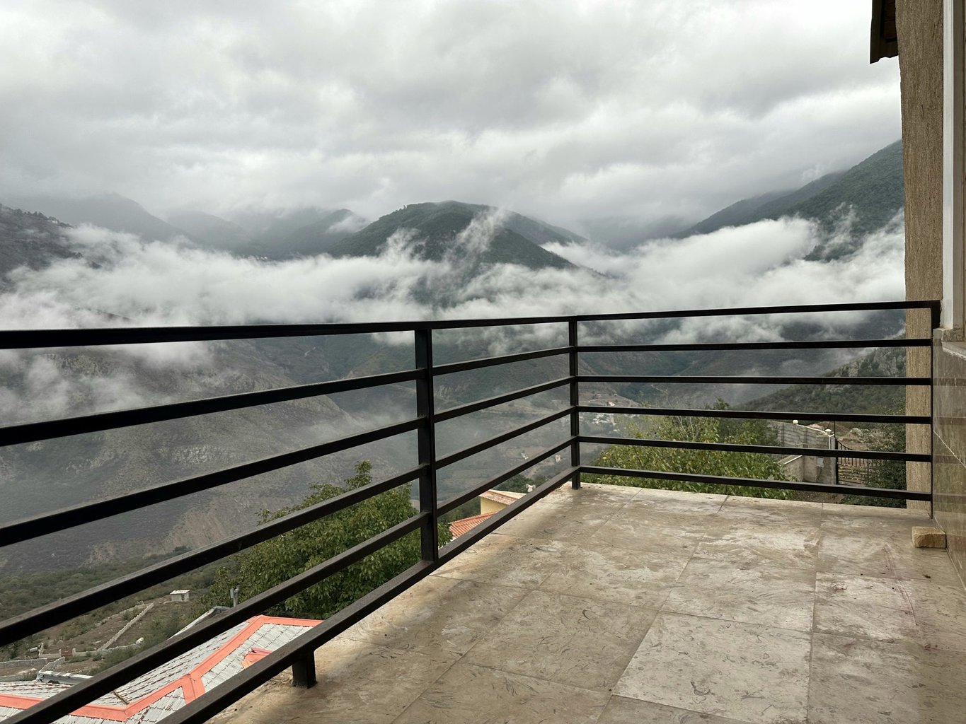 آپارتمان یک خوابه سنگسی