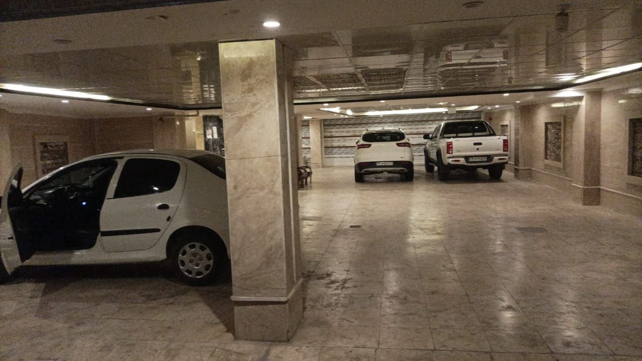 آپارتمان دوخوابه رنگین