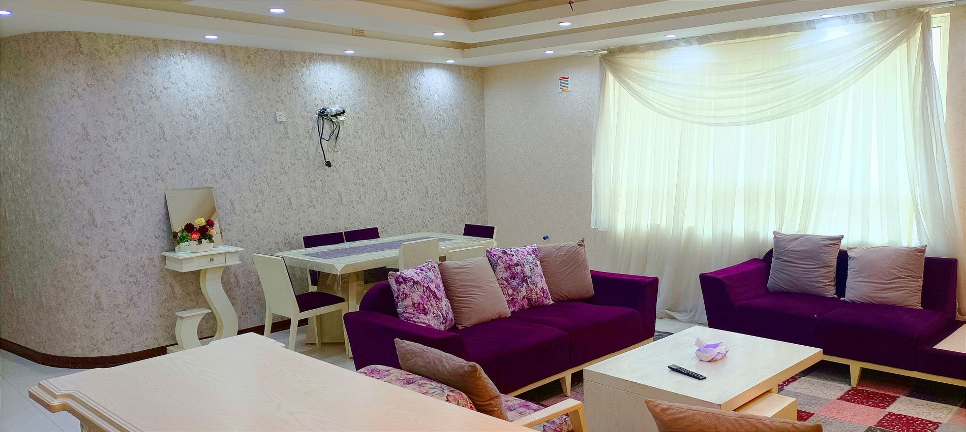 آپارتمان دوخوابه بنفشی