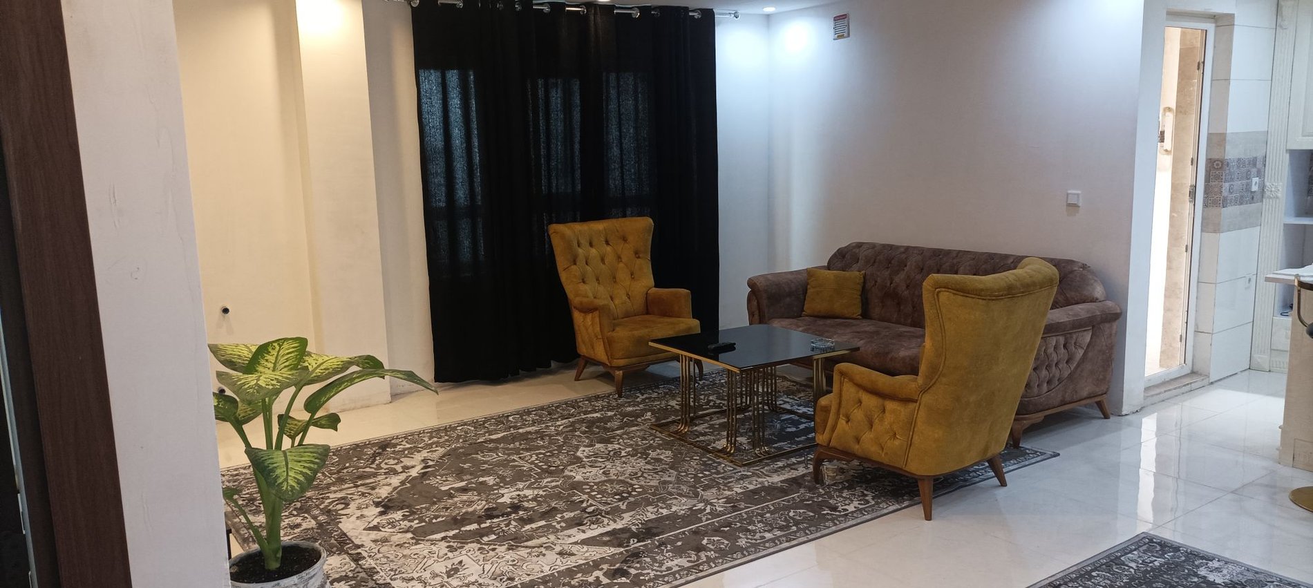 آپارتمان دوخوابه خردلی