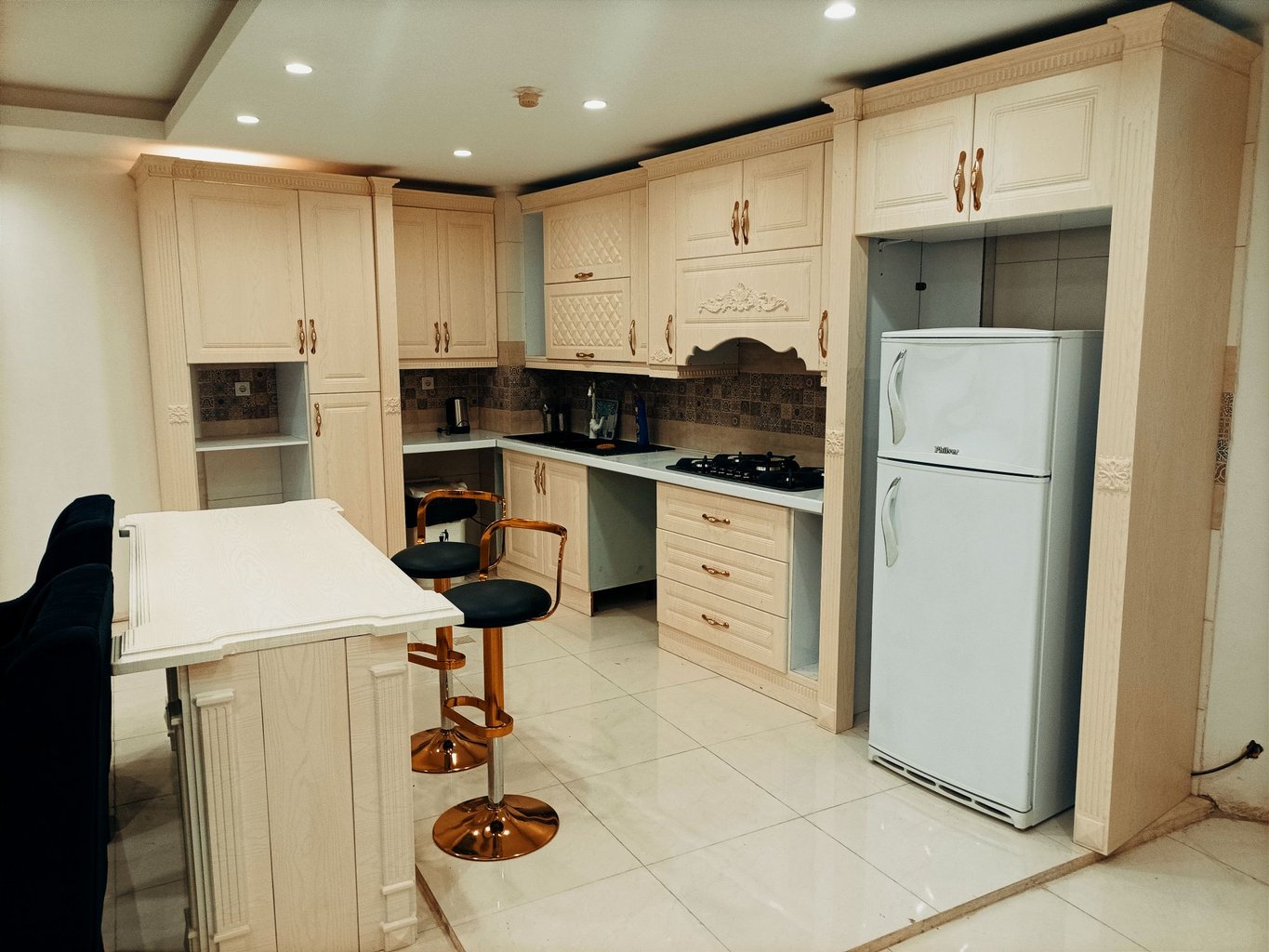 آپارتمان دوخوابه مشکی 1