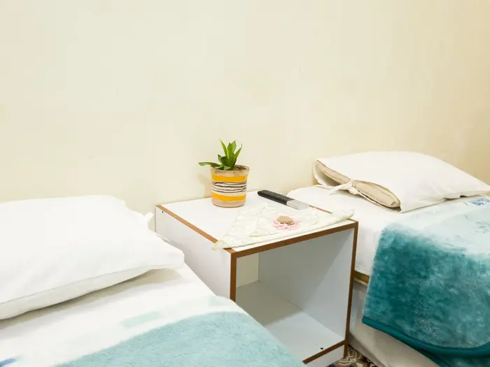 سوئیت یک خوابه حسینیان - تخت