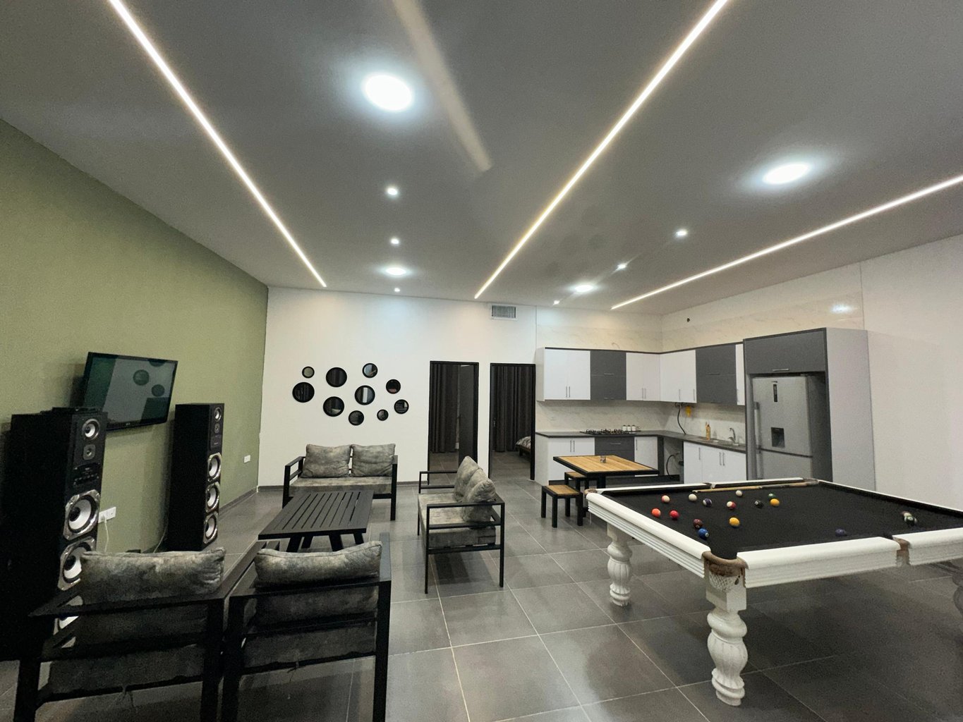 ویلا دوخوابه استخردار آبگرم کربن