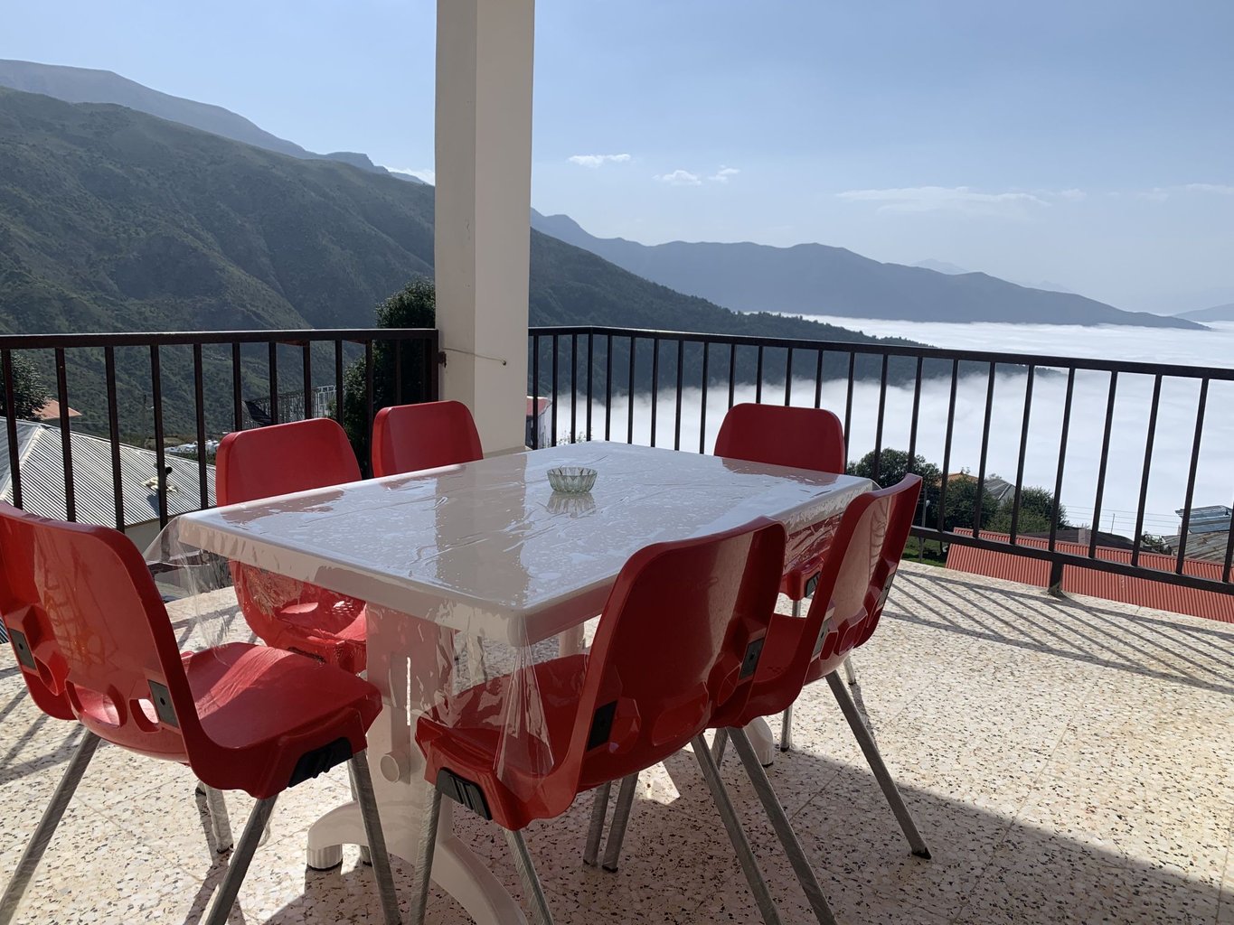 سوئیت دوخوابه اقیانوس ابرها فیلبند طبقه سوم