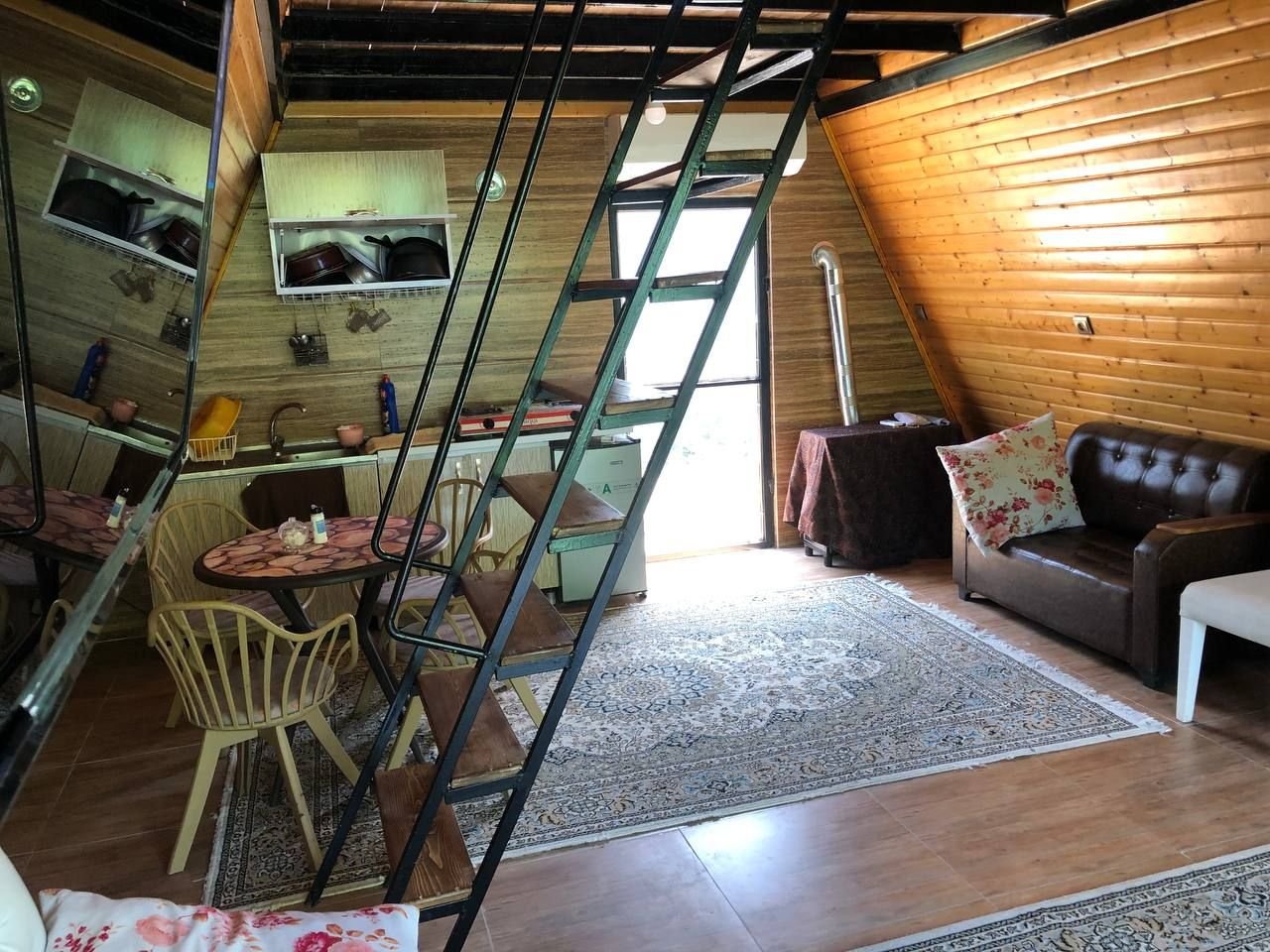 یک خوابه سوئیسی لاله 9