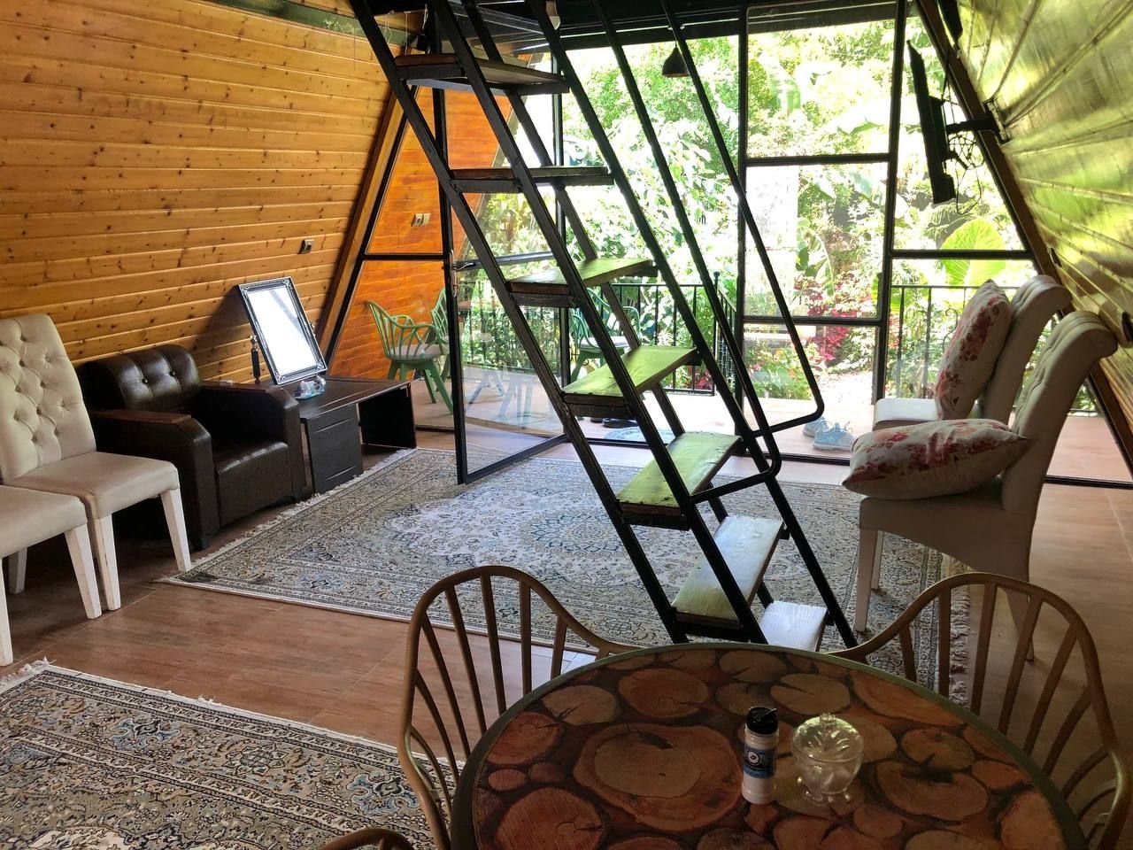 یک خوابه سوئیسی لاله 9