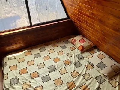 کلبه یک خوابه سوئیسی لاله 9