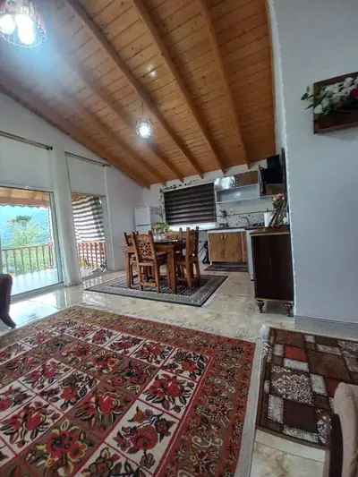 کلبه دوخوابه جنگلی استخردار سنگ پشته