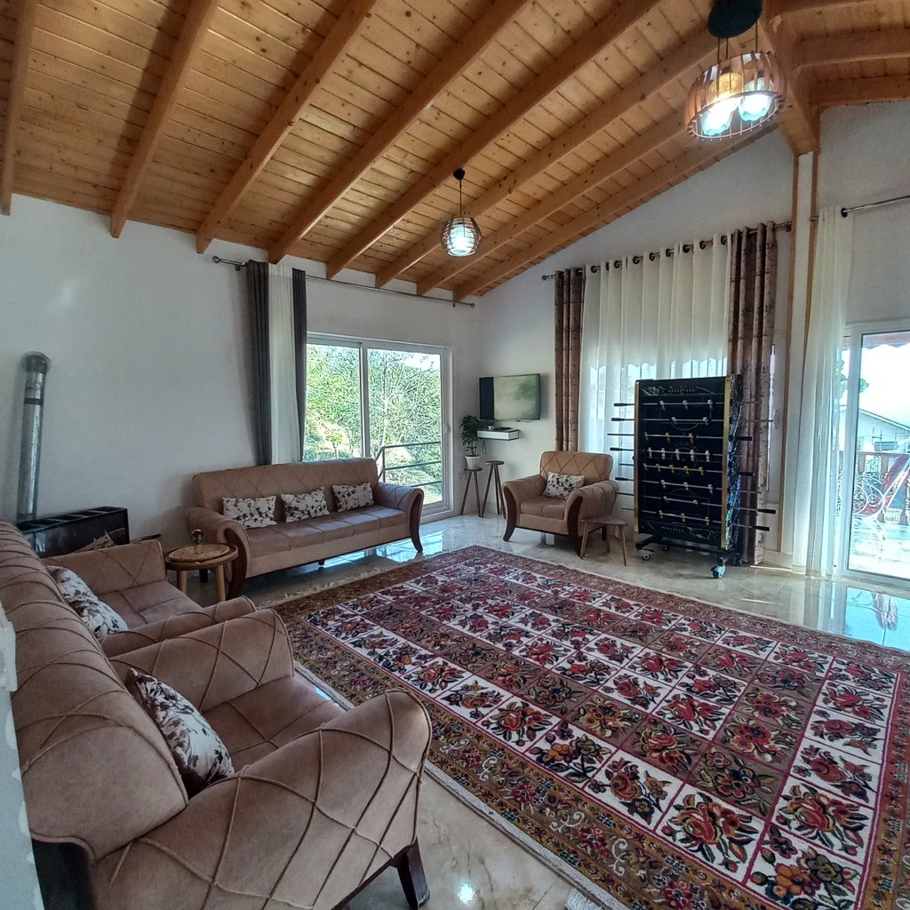 کلبه دوخوابه جنگلی استخردار سنگ پشته