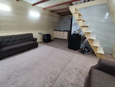 کلبه یک خوابه سوئیسی گل چمن