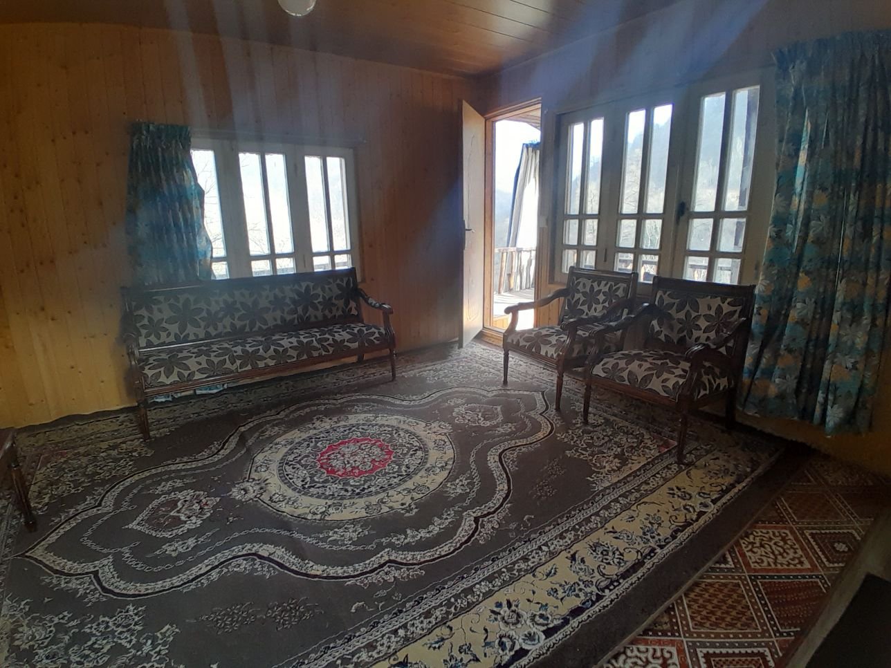 یک خوابه جنگلی نمدار لپور