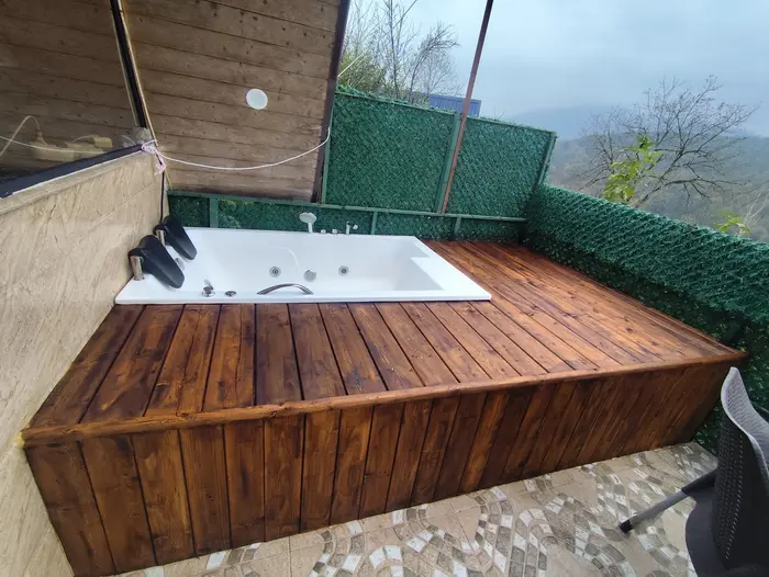 کلبه یک خوابه سوئیسی نمدار