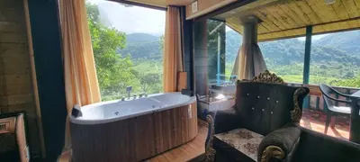 بومگردی یک خوابه چوبی جکوزی دار تیکیش 2