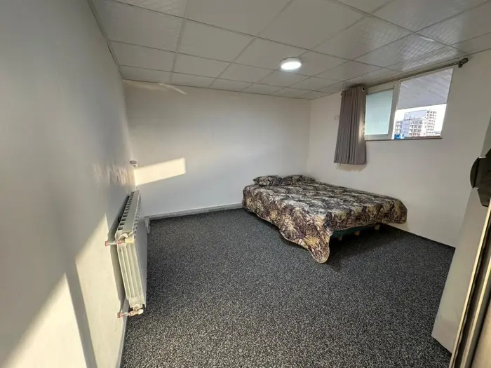 آپارتمان دوخوابه بام لاله