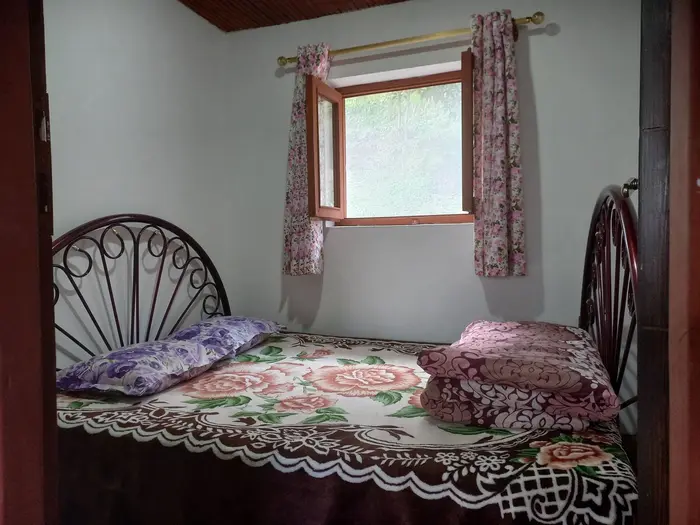 اقامتگاه سنتی دوخوابه جنگلی یاس 12