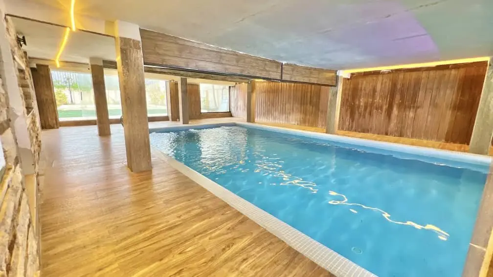 ویلا چهارخوابه دوبلکس استخردار آبگرم کلبه