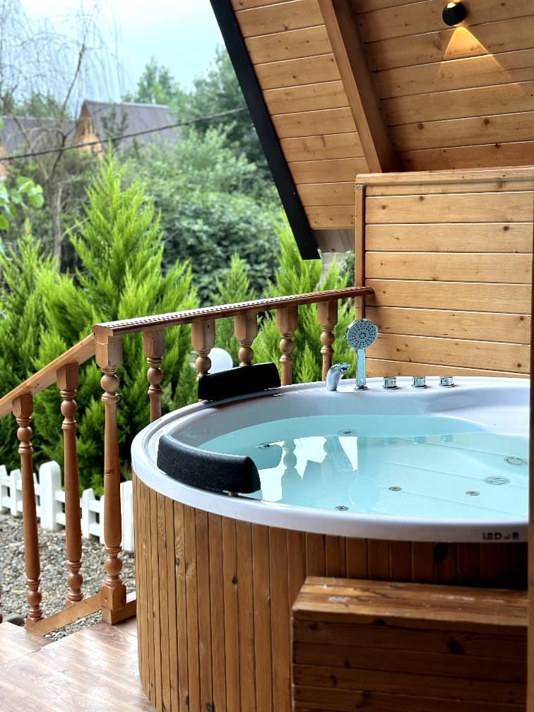 یک خوابه سوئیسی جکوزی دار ماهتو