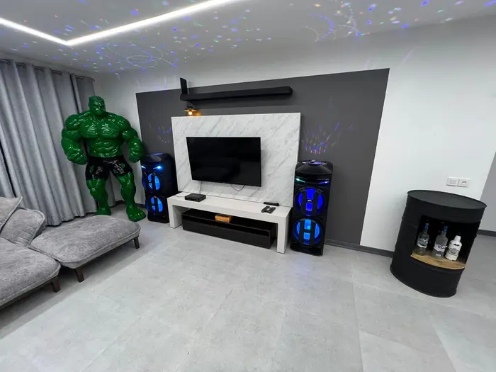 ویلا پنج خوابه استخردار آبگرم عمارت زارا