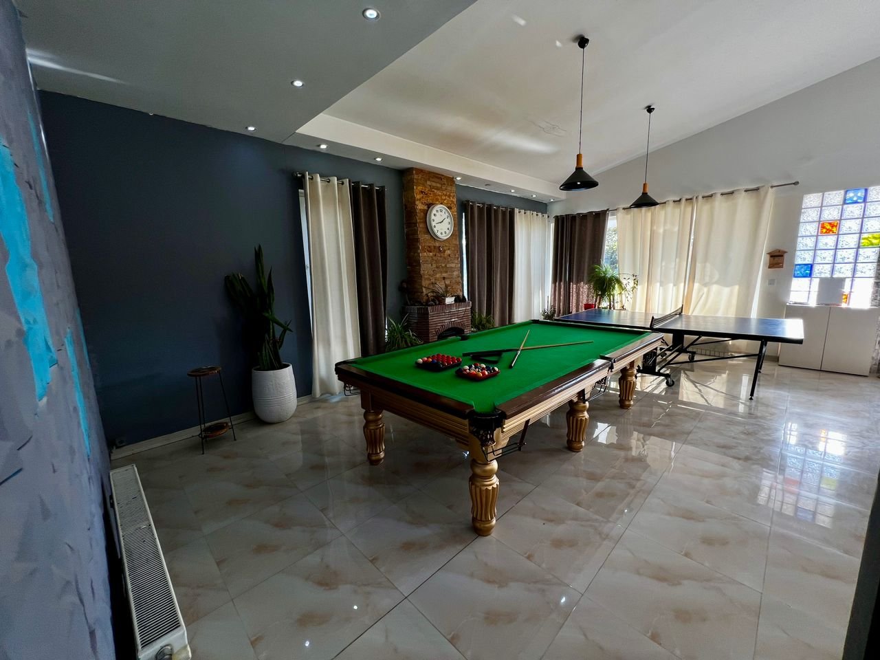 سه خوابه استخردار آبگرم ابریشم 1400