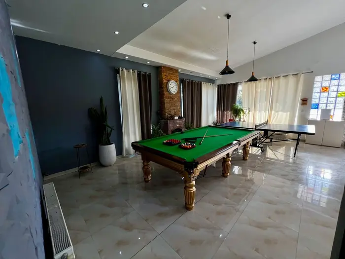 ویلا سه خوابه استخردار آبگرم ابریشم 1400