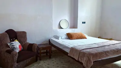 هاستل چیل هاوس - واحد ماه