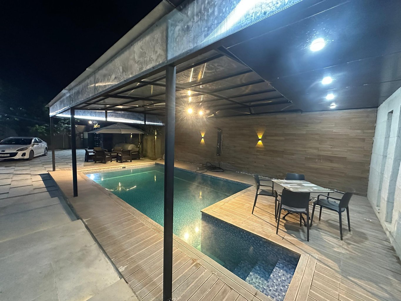 دوخوابه استخردار آبگرم عمارت ايرن