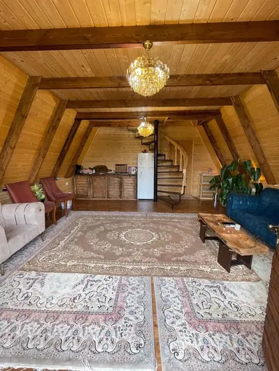 کلبه یک خوابه سوئیسی ماه