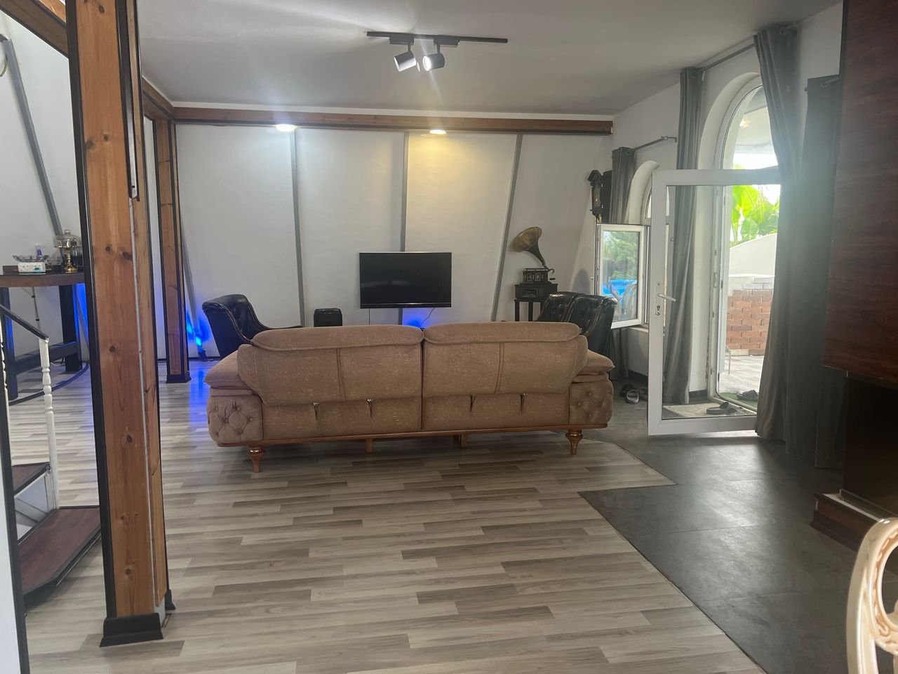 ویلا دوخوابه ساحلی برکه