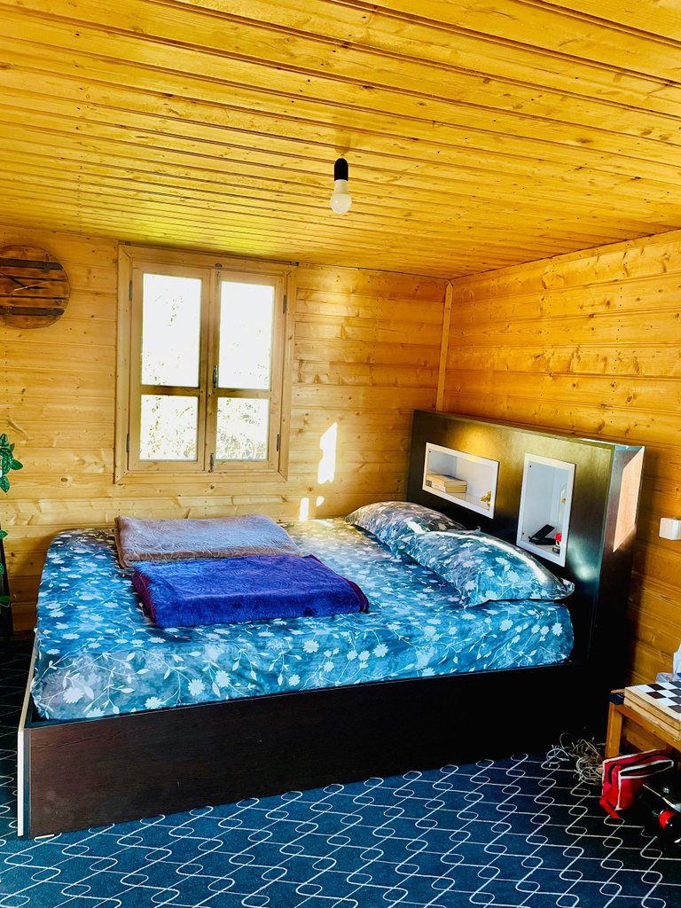 کلبه یک خوابه جنگلی چوبی جکوزی دار سراگاه