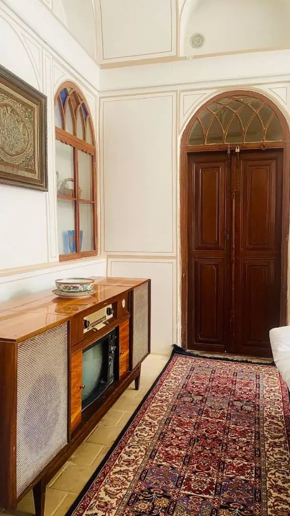 اقامتگاه سنتی زرتاج - واحد عتیق