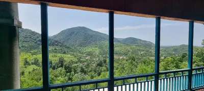 بومگردی یک خوابه چوبی سنتی تیکیش