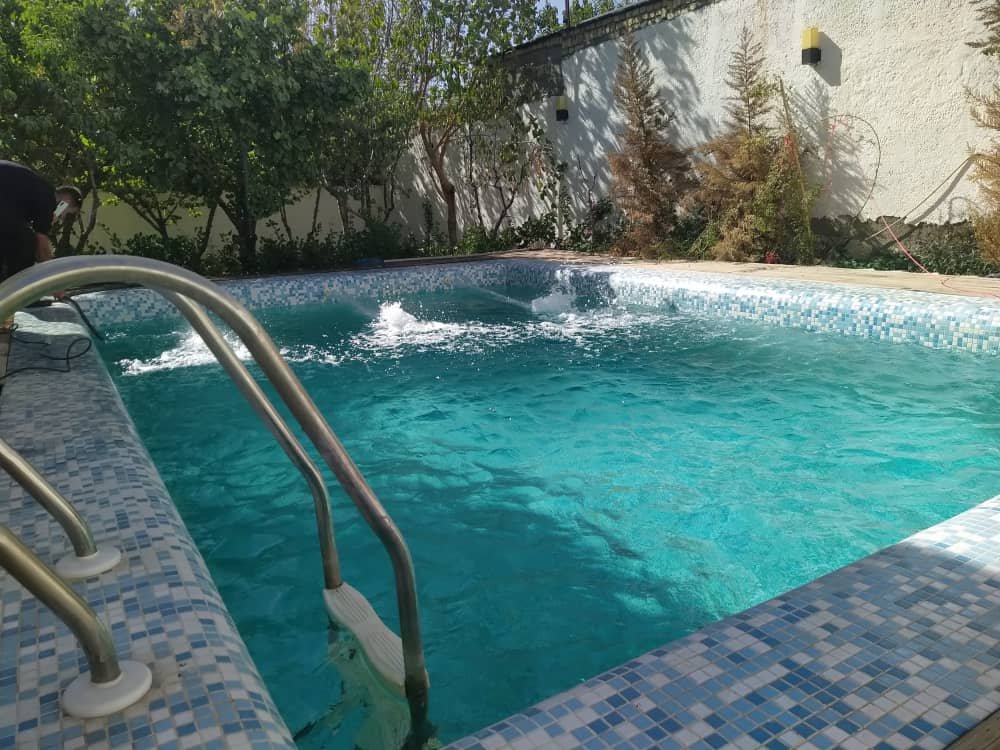 دوخوابه استخردار آبگرم مدرن ازنق