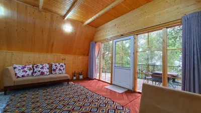 کلبه یک خوابه سوئیسی کاج