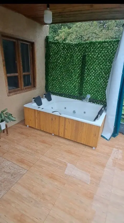 کلبه یک خوابه جنگلی جکوزی دار ایت
