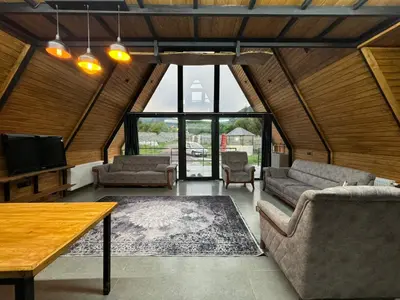 کلبه دوخوابه سوئیسی پردیس