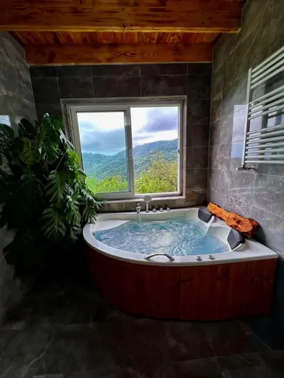 کلبه سه خوابه جکوزی دار سپیدار واحد کاکتوس