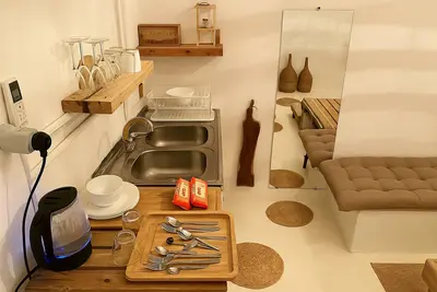 بومگردی یک خوابه استخردار آبگرم نخل سفید ماج