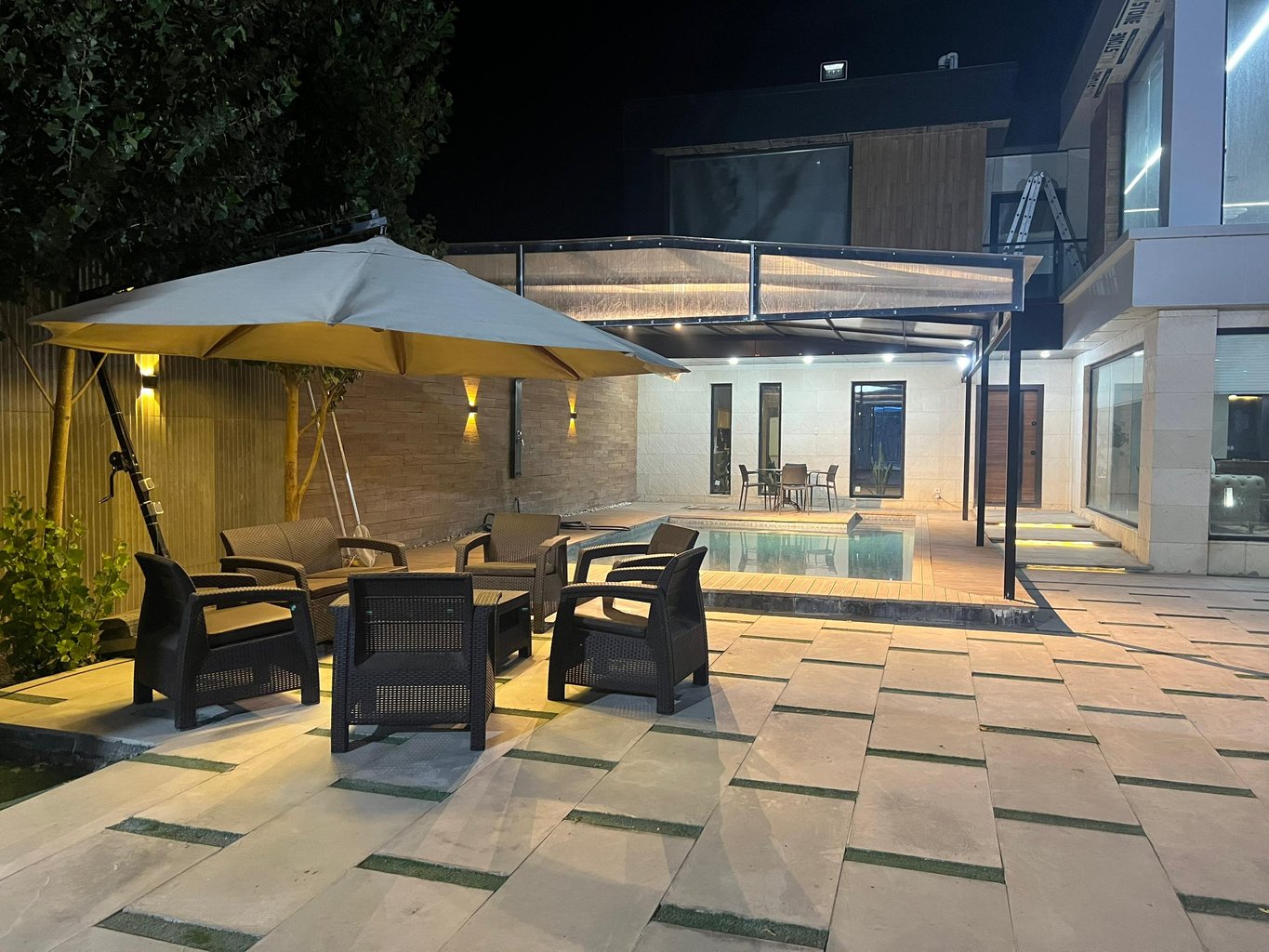 دوخوابه استخردار آبگرم عمارت ايرن