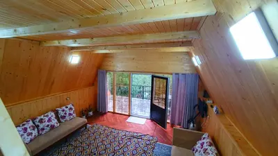 کلبه یک خوابه سوئیسی کاج