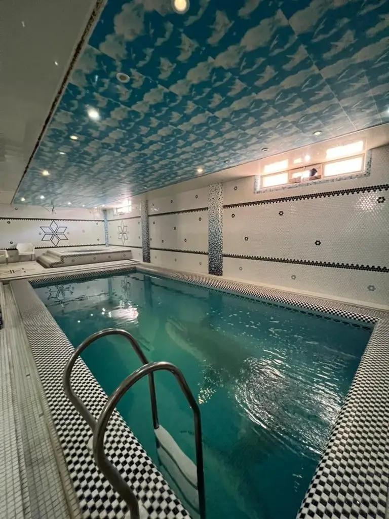 ویلا چهارخوابه تریپلکس استخردار آبگرم گهر