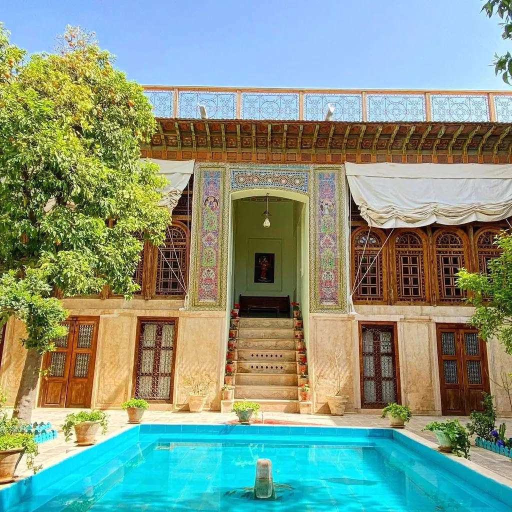 اقامتگاه سنتی خانه شیراز - واحد بهار نارنج