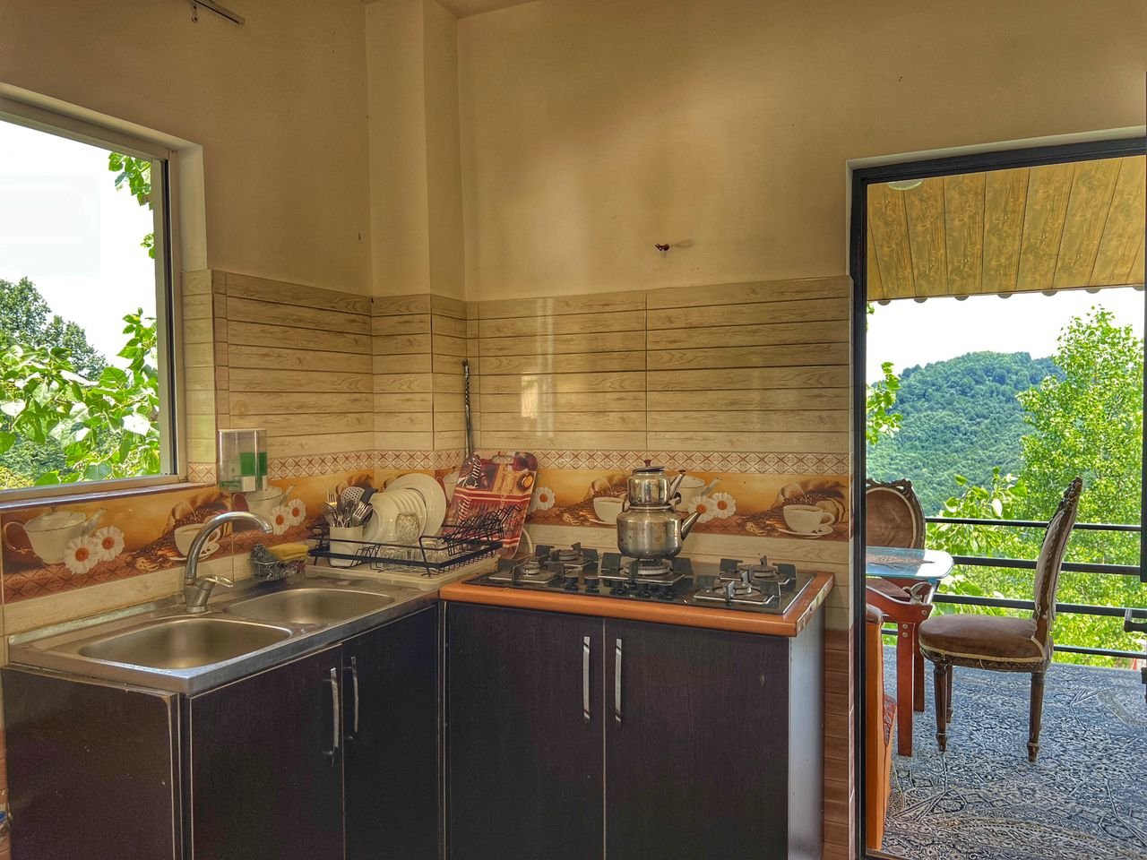 کلبه دوخوابه جکوزی دار جنگلی كرات