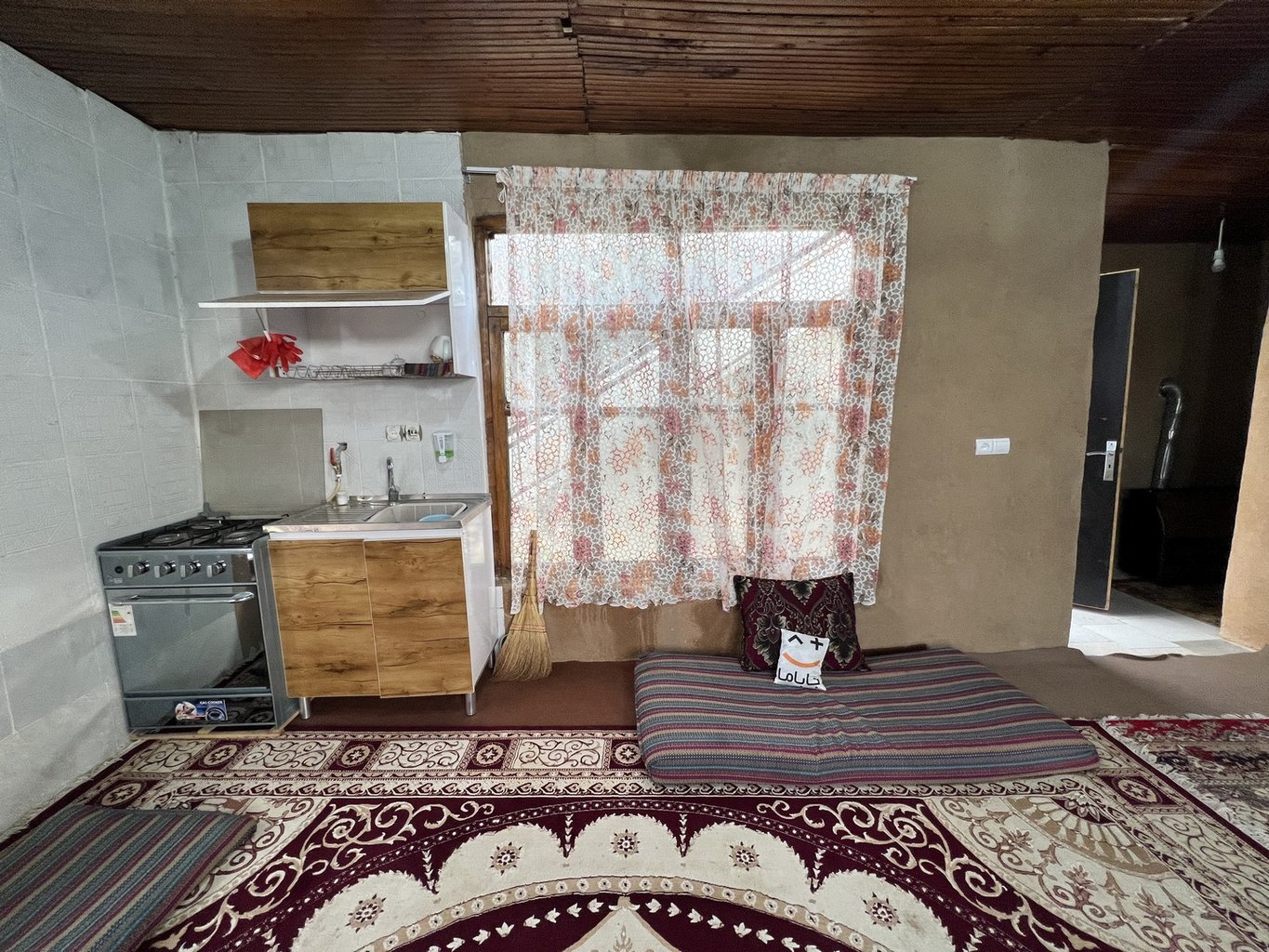 اقامتگاه سنتی گل باغ باران - واحد گل یاس