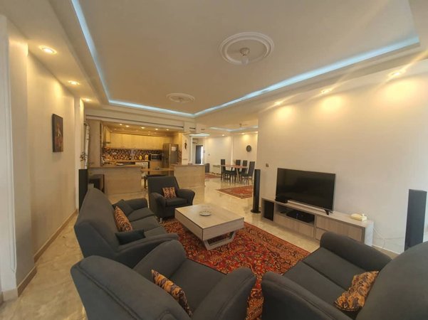 آپارتمان دوخوابه میان هاله