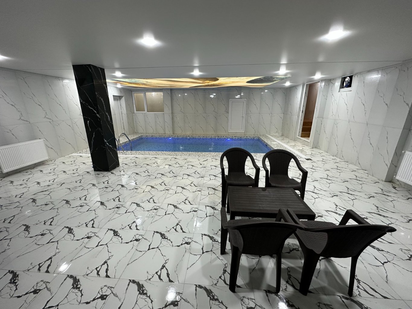 دوخوابه سوئیسی استخردار آبگرم آرتین