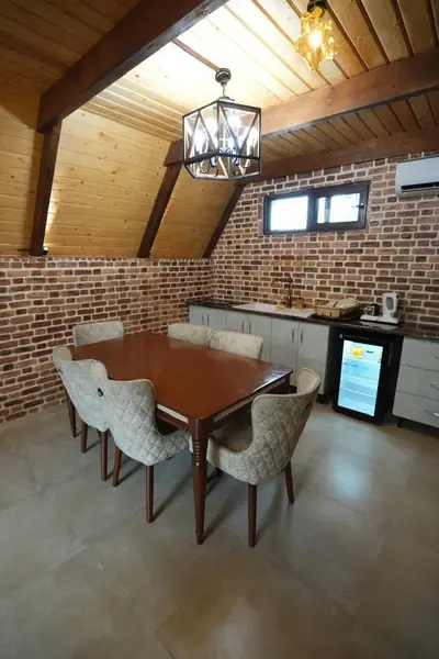 کلبه دوخوابه سوئیسی هیمه