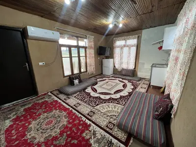 اقامتگاه سنتی گل باغ باران - واحد گل یاس